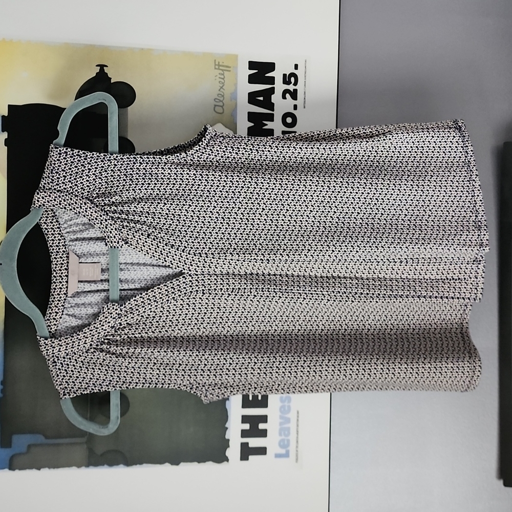 Navy and Off-White H&M Sleeveless Top